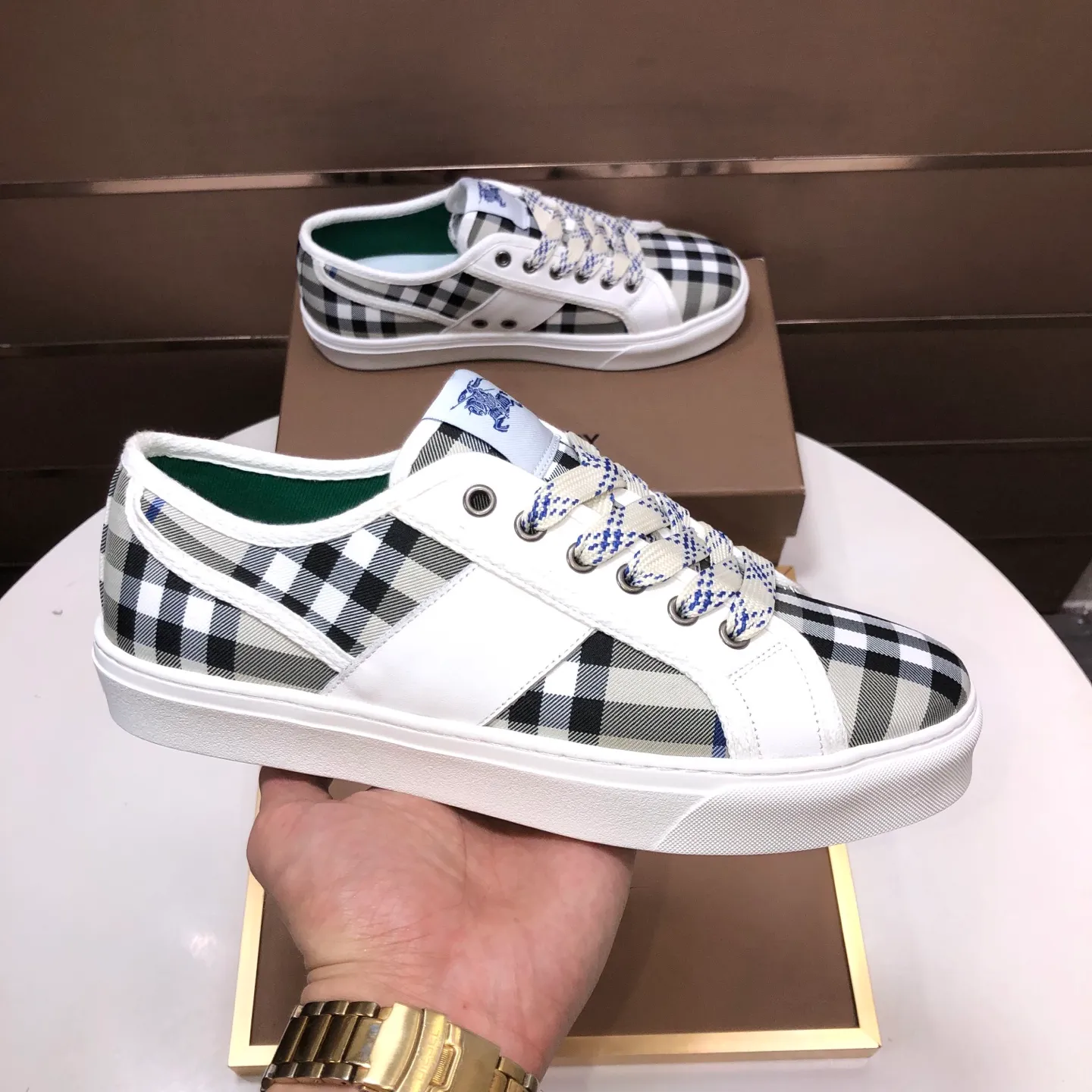 Men's shoes💰460💰【Burberry】Classic low-top sneakers｜Imported cowhide with classic plaid fabric｜Sheepskin lining｜Original outsole｜Fine workmanship and comfortable to wear Size: 38-44 (customized at 45)